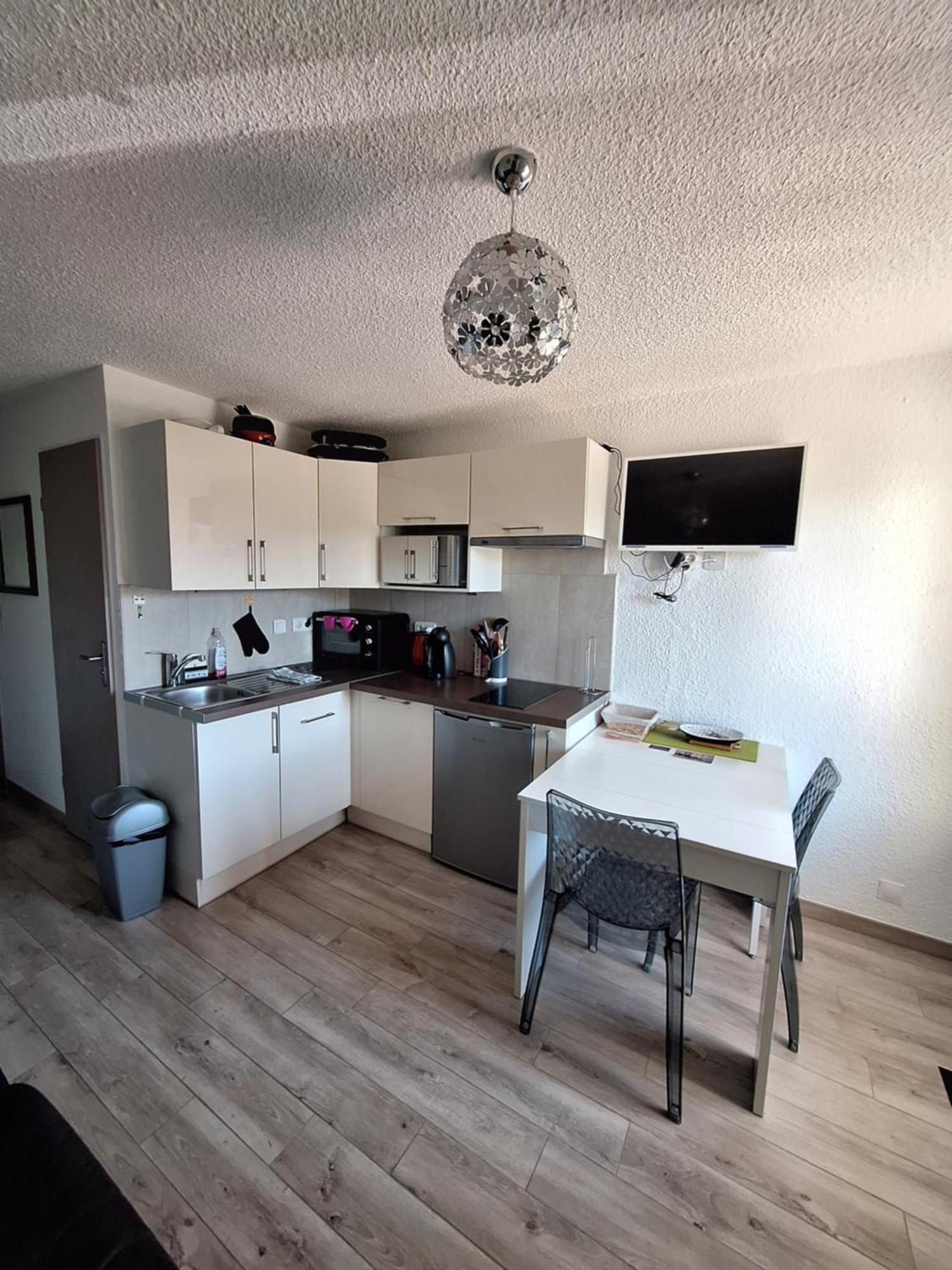 Studio Renove Confort Meuble 3 Etoiles - Les Cretets 莱鲁斯 外观 照片